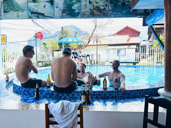 Vang Vieng Rock Backpackers Rooftop Hostel