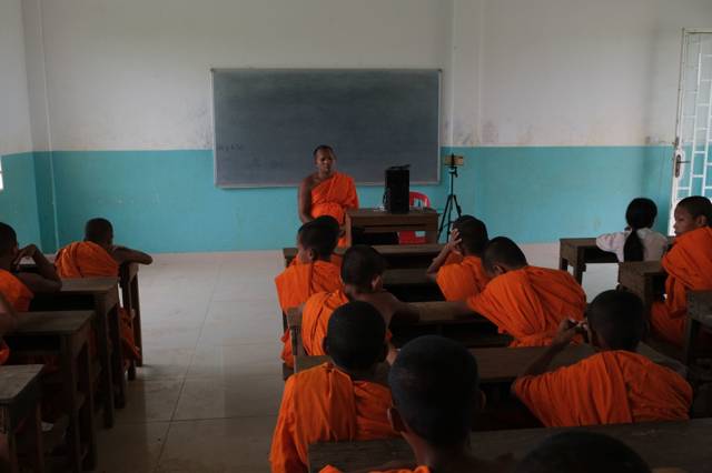 Cambodia etiquette: the unwritten rules nobody puts on a sign