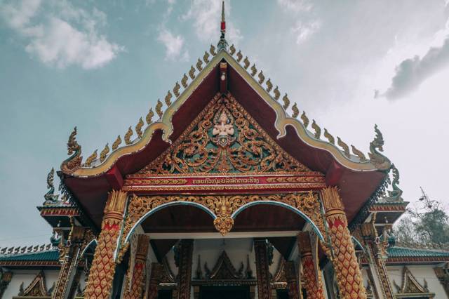 Laos etiquette: the rules, laws and culture backpackers need to know
