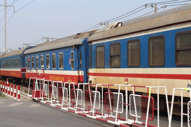 Sleeper bus, night train or flight: getting around Vietnam