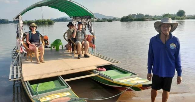 Pakse: 4000 Islands bike tour with a boat trip