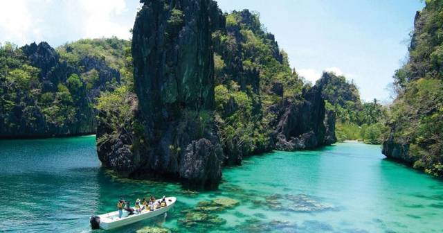 El Nido: island hopping Tour A, lagoons and beaches