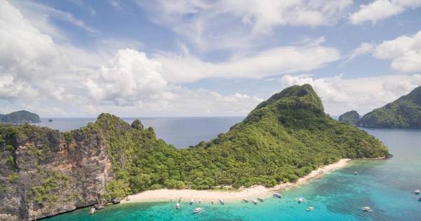 El Nido: island hopping Tour C, hidden beaches and shrine