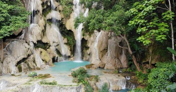 Luang Prabang: cruise to the Pak Ou caves and the Kuang Si waterfalls