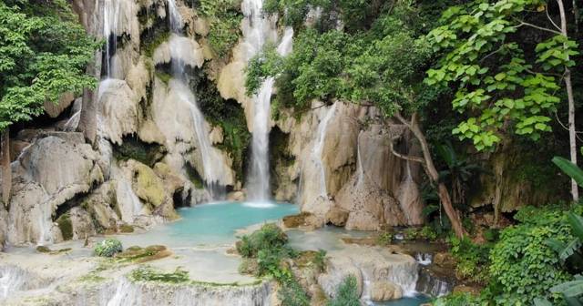 Luang Prabang: cruise to the Pak Ou caves and the Kuang Si waterfalls