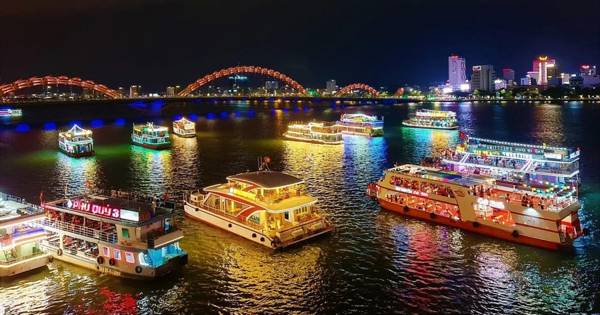 Da Nang: local Han River cruise by night