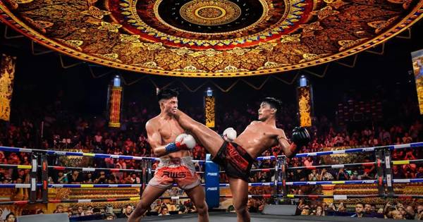Bangkok: Muay Thai tickets at Rajadamnern Stadium