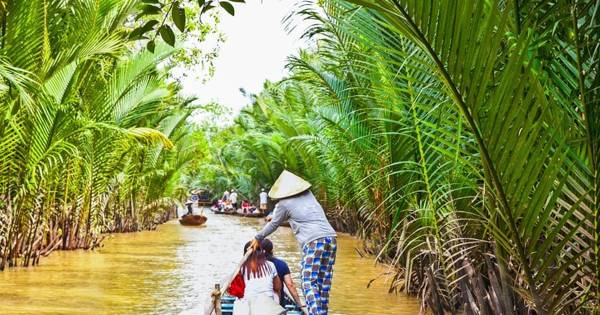 Small group Mekong Delta tour with a visit to a coconut village