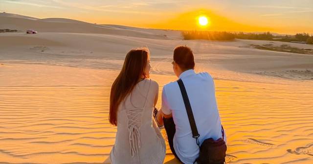Mui Ne sand dunes: five hour sunrise or sunset jeep tour