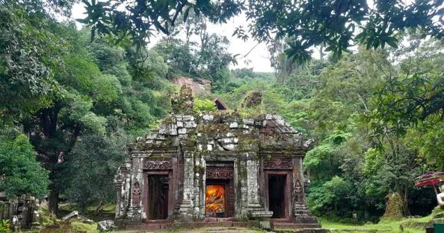 Pakse: waterfalls and temples in southern Laos