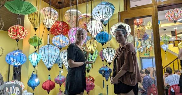 The Lantern Lady: traditional lantern making class in the old town